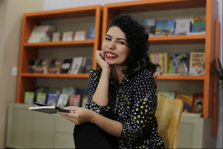 Isabel Costa, colunista do Vida&Arte, lança primeiro livro de crônicas pela Editora Substânsia