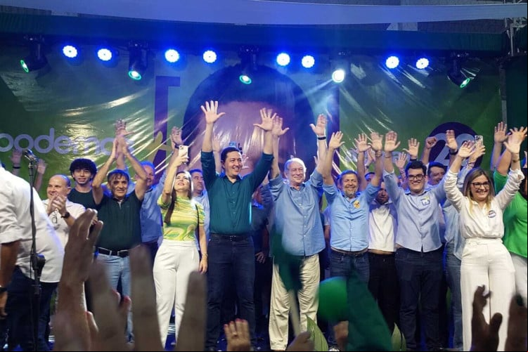 CARMELO e Ciro no palanque eclético de Glêdson