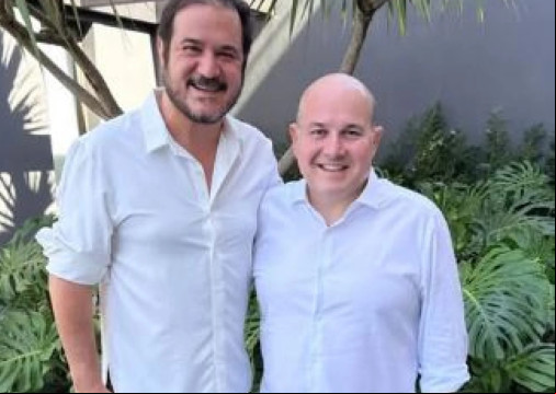 Roberto ClÃ¡udio ao lado de AntÃ´nio Rueda, presidente nacional do UniÃ£o Brasil 