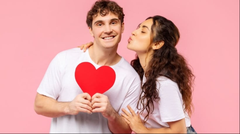 A paixÃ£o estimula o sistema nervoso simpÃ¡tico, provocando respostas fÃ­sicas como a aceleraÃ§Ã£o dos batimentos cardÃ­acos (Imagem: fast-stock | Shutterstock) 
